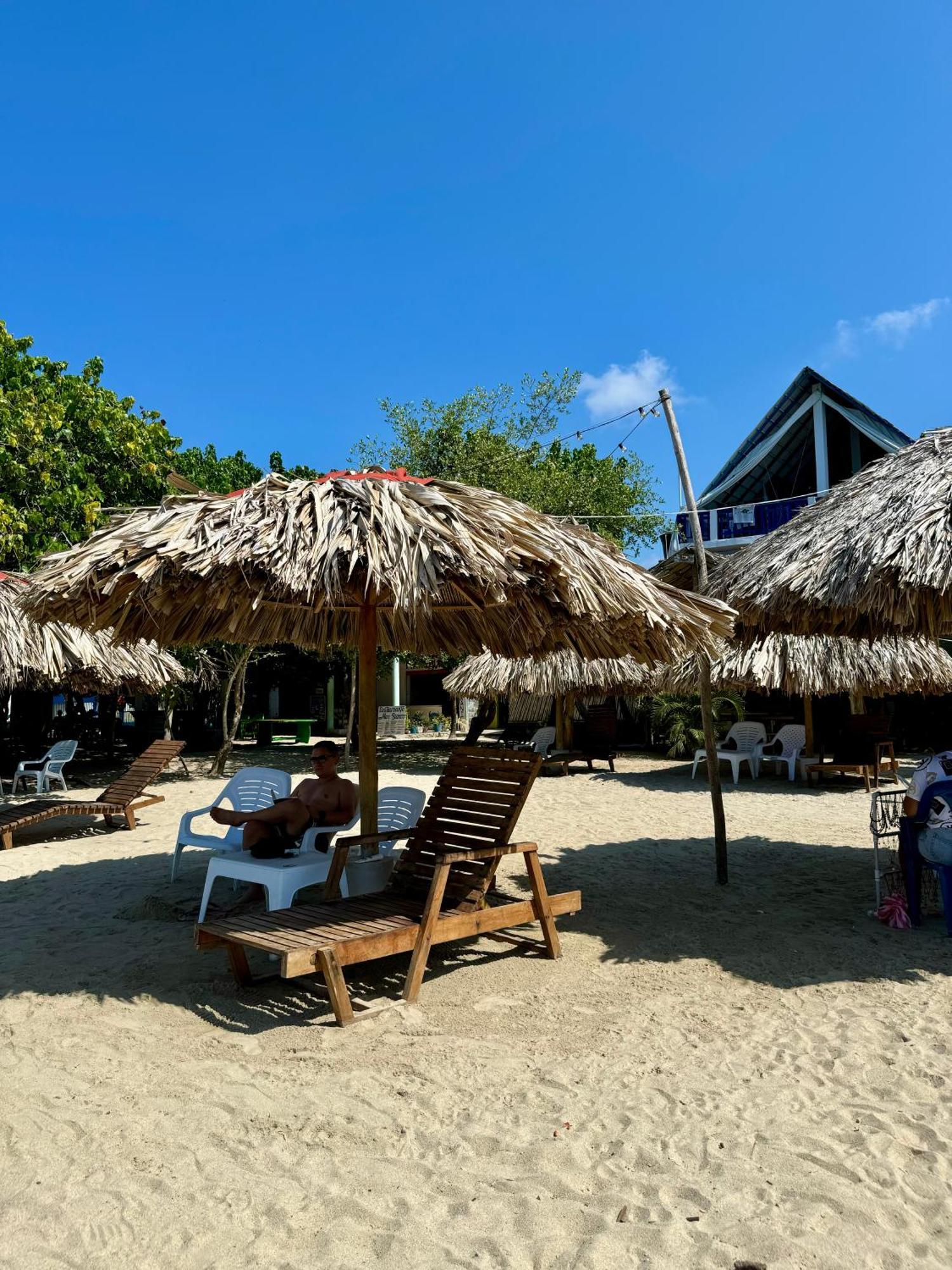 Hostel Beach House Rincón Esterno foto