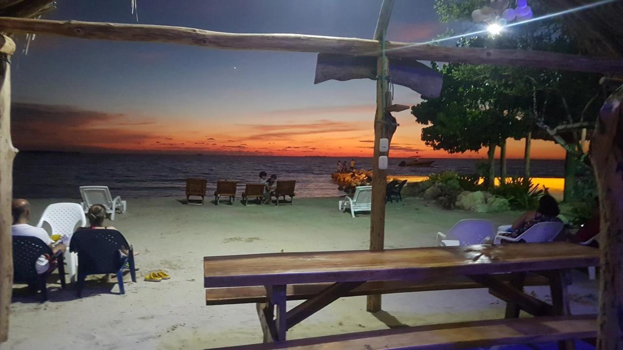 Hostel Beach House Rincón Esterno foto